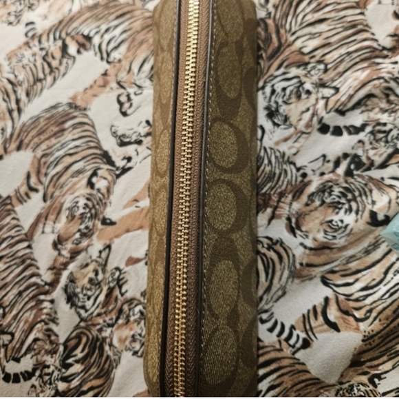 Coach Bundle - Picture 3 of 4